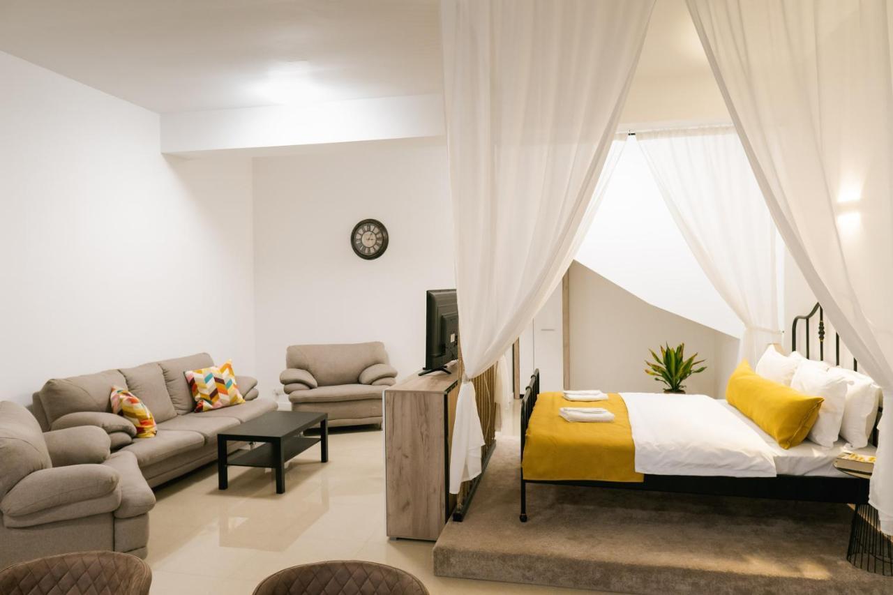 Chic Studio Bukares Bagian luar foto
